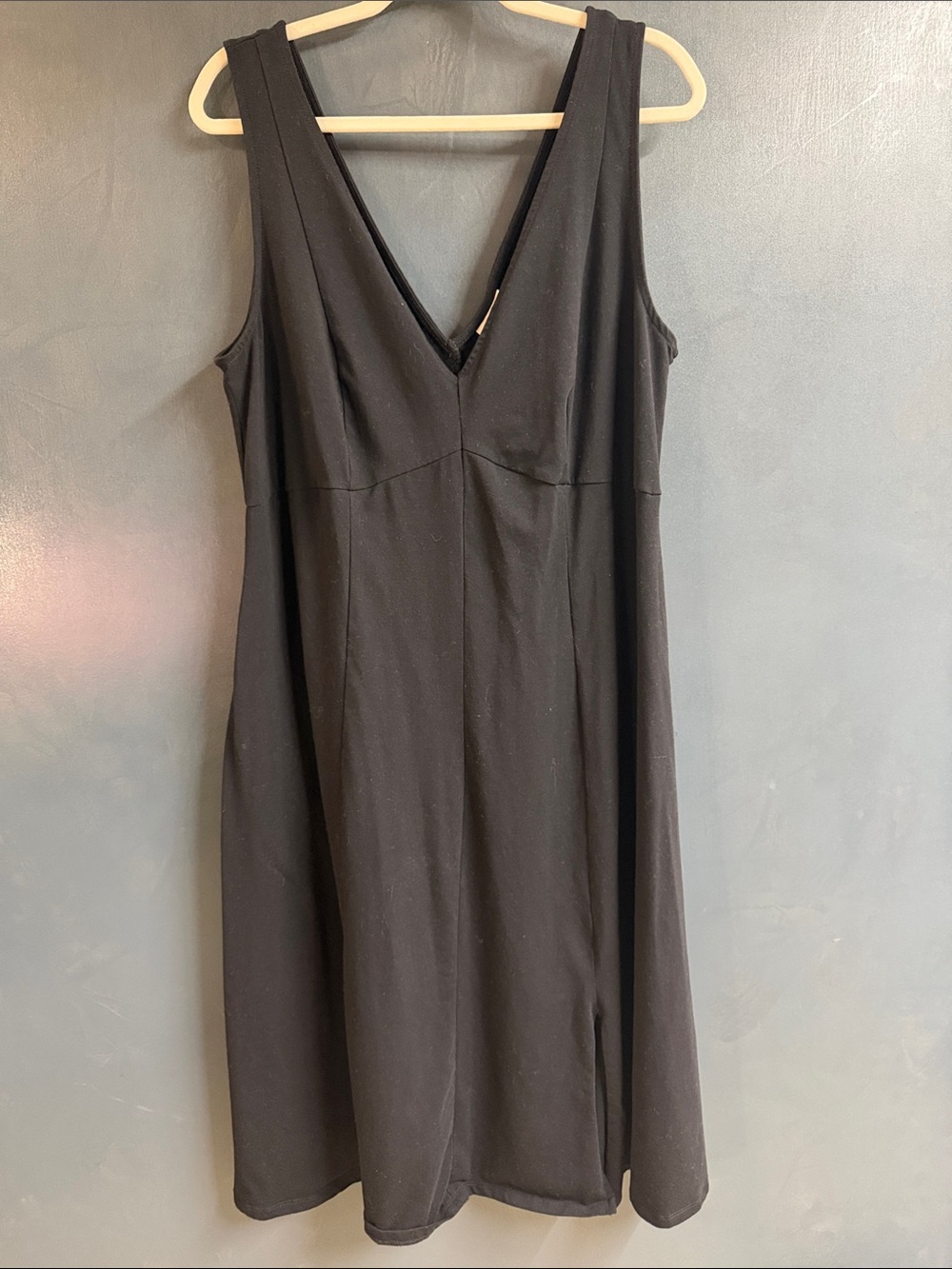 Ava & Viv Black V-Neck Sleeveless A-Line Dress